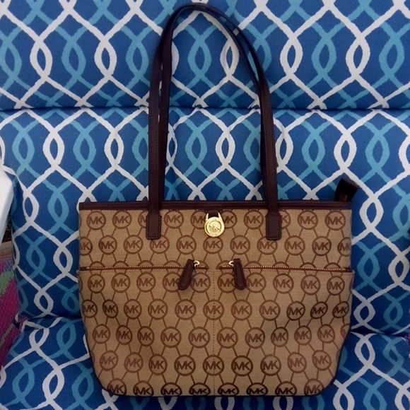 Michael Kors Handbags - 👜New Michael Kors tote👜